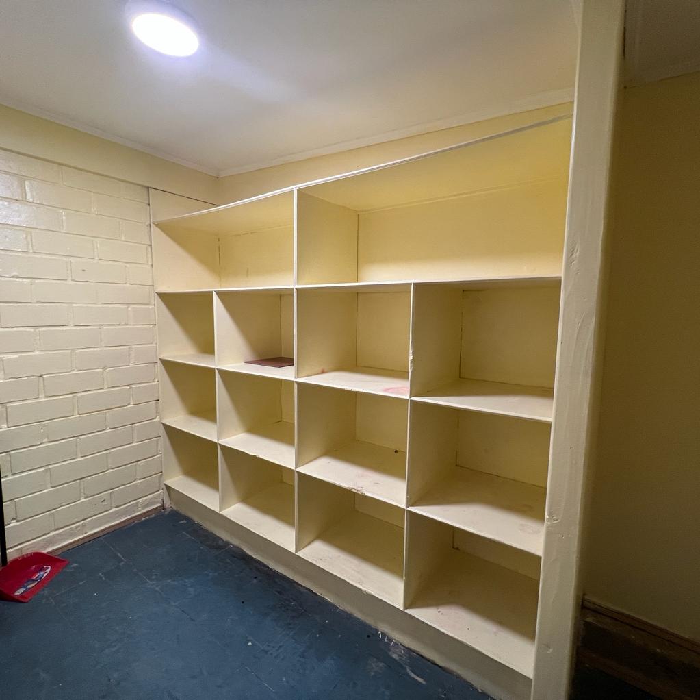 AMPLIA CASA - CALLE VAN BUREN.-